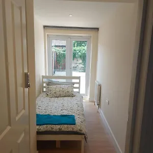 *** Guest house Vibrant Single Only For One Adult United Kingdom